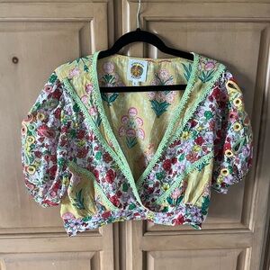 Kitsch & Pop Cropped top blouse